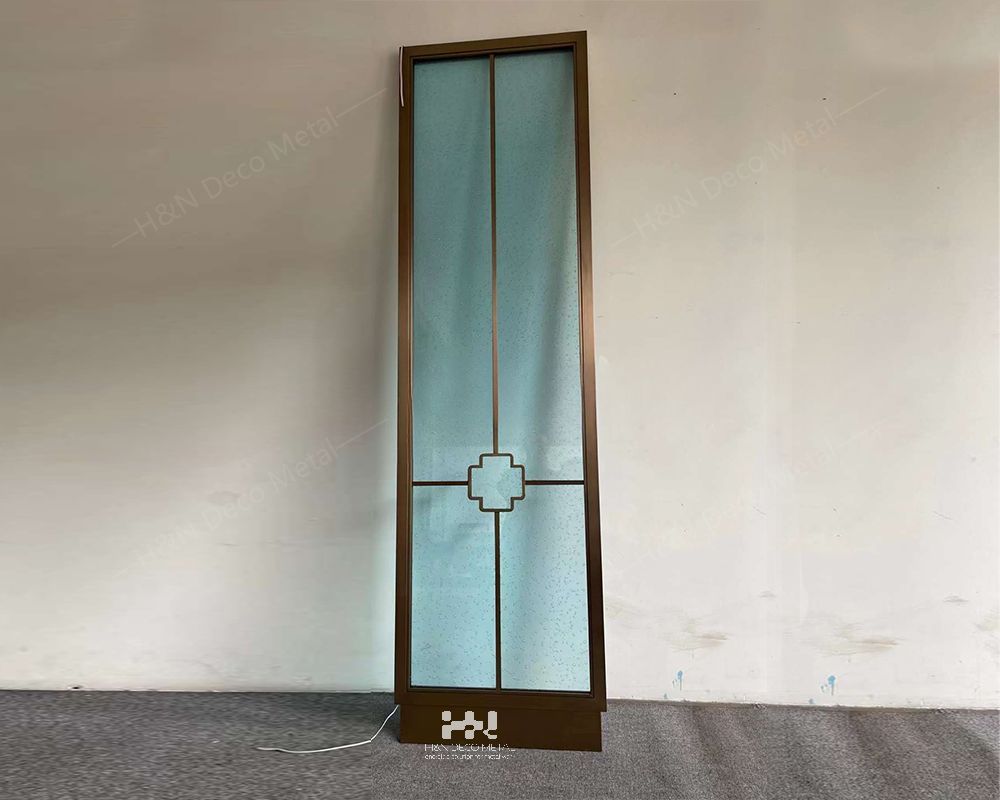 Bule glass divider